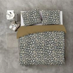 Byrklund - Dekbedovertrek Lazy Leopard - 240x220 Cm - Okergeel -NL Beddengoed Verkoop 2024 1000012963 0102