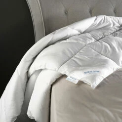 De Witte Lietaer Dekbed Dream 4 Seasons - 200 X 220 Cm - Polyestervulling -NL Beddengoed Verkoop 2024 1000028686 0103