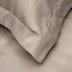 Dekbedovertrek Damai Linea Cement Satijn-200x200/220 -NL Beddengoed Verkoop 2024 1000034487 0102