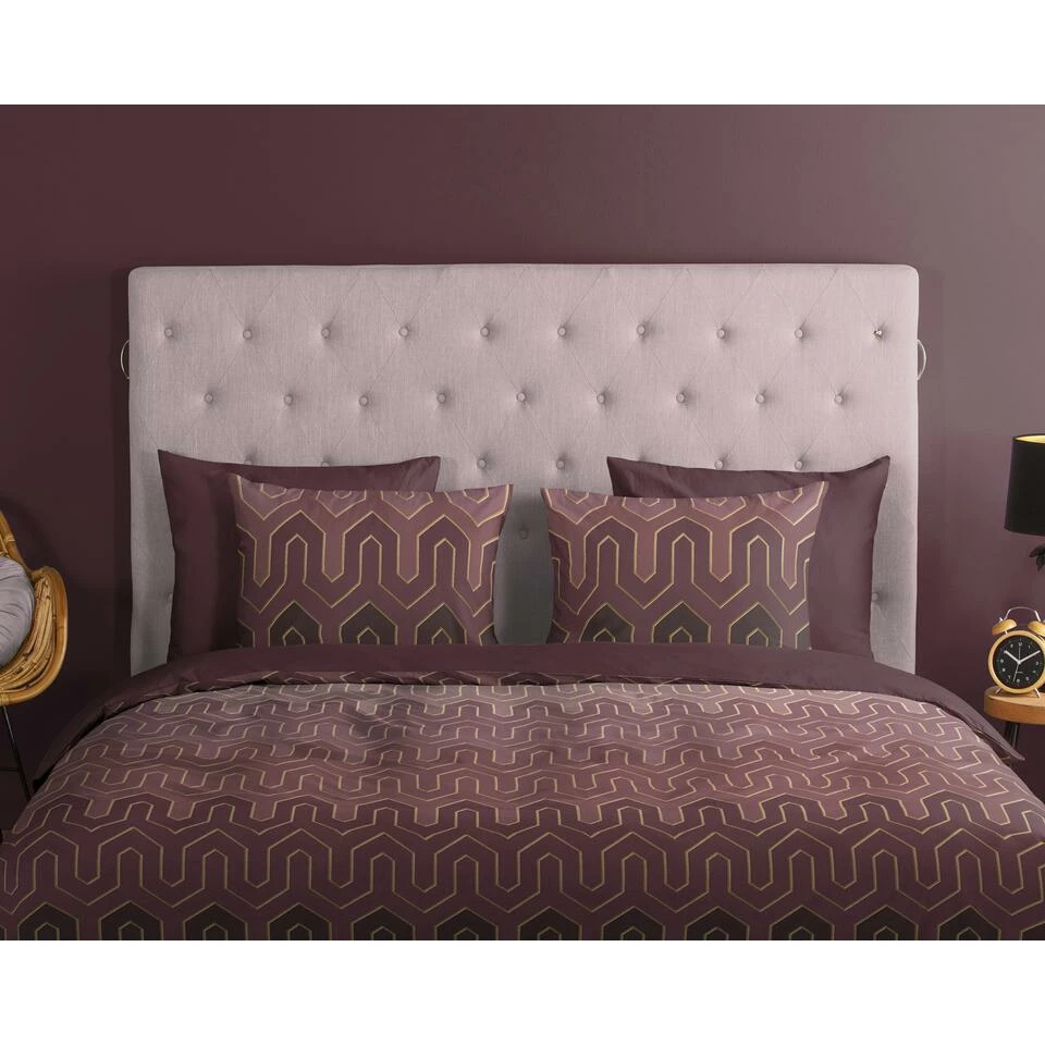 Good Morning Dekbedovertrek "Chevron" - Bordeaux - (240x220 Cm) 5 Good Morning Dekbedovertrek "Chevron" - Bordeaux - (240x220 Cm) - Afbeelding 3