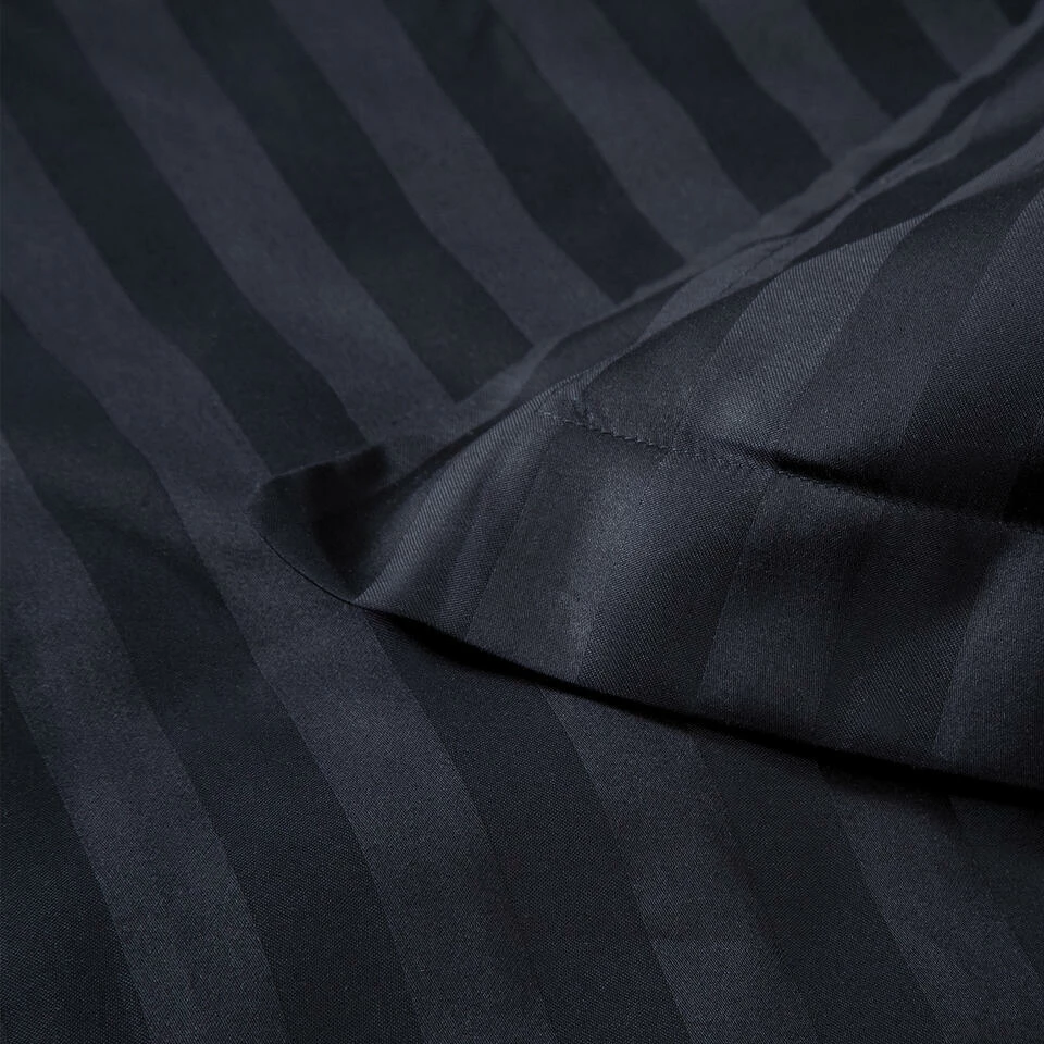 Damai Dekbedovertrek Katoen-satijn - 200x200/220cm - Zwart 5 Damai Dekbedovertrek Katoen-satijn - 200x200/220cm - Zwart - Afbeelding 3